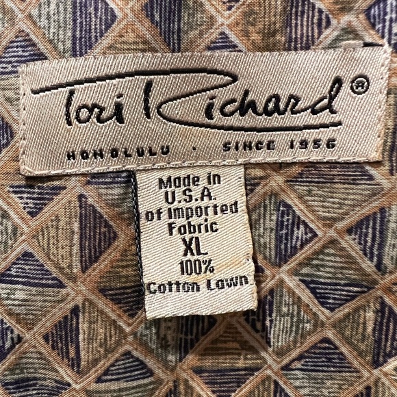 Tori Richard Short Sleeve Shirt. Gold/Blue Geometric Print. Size XL - Picture 4 of 5